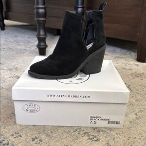 Steve Madden Women's Black Suede Ankle Boots